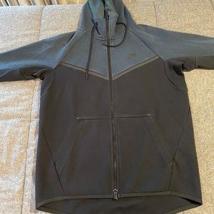 Nike Tech Fleece Size Medium